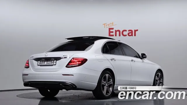 Mercedes-Benz E-Class 2016 thumb 8