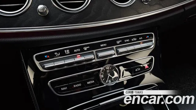 Mercedes-Benz E-Class 2016 thumb 4