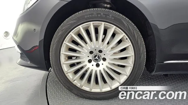 Mercedes-Benz S-Class 2019 thumb 11