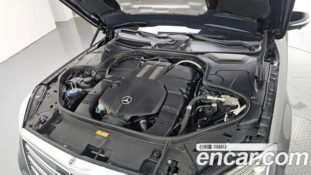 Mercedes-Benz S-Class 2019 thumb 4