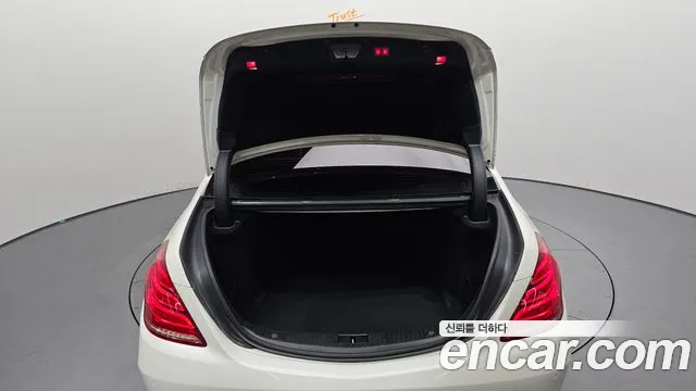 Mercedes-Benz S-Class 2016 thumb 10