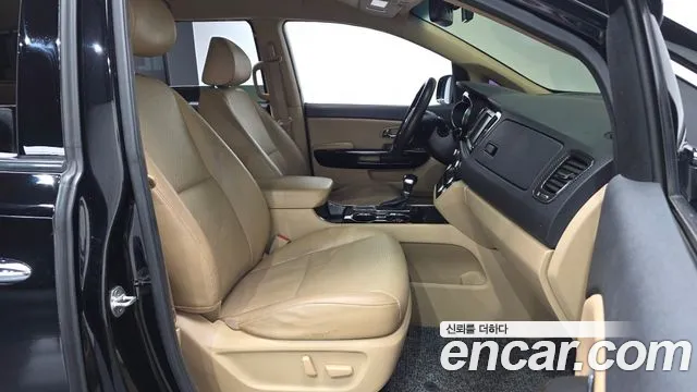 Kia Carnival 2018 thumb 12