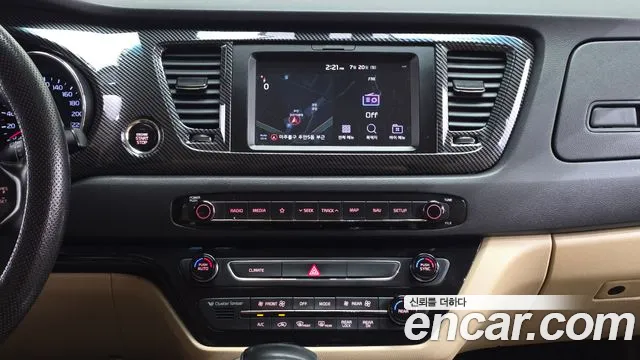 Kia Carnival 2018 thumb 2