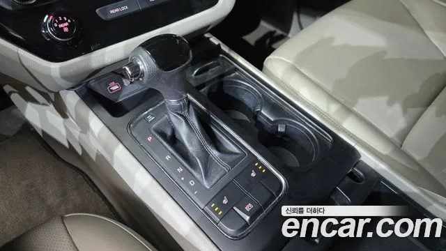 Kia Carnival 2015 thumb 2