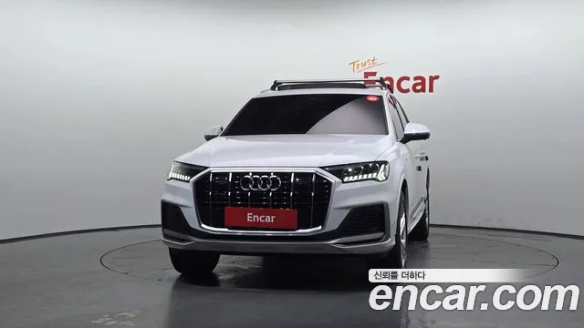 Audi Q7 2020 thumb 4