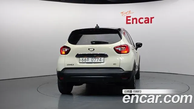 Renault QM3 2015 thumb 11