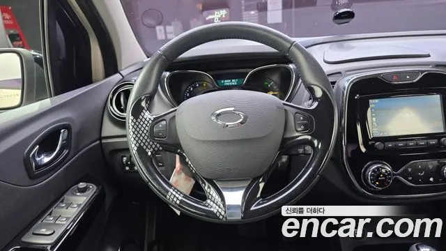 Renault QM3 2015 thumb 9
