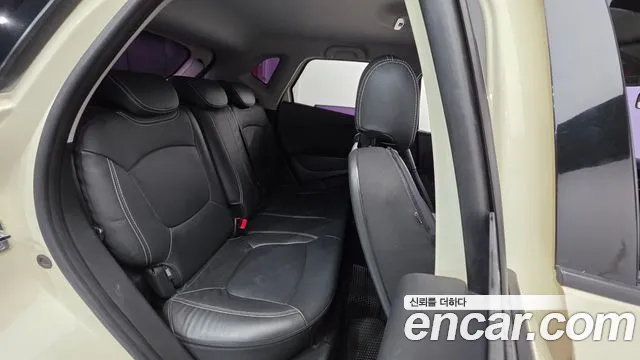 Renault QM3 2015 thumb 12