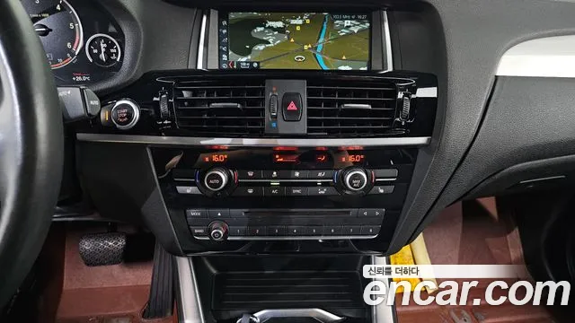 BMW X4 2017 thumb 10
