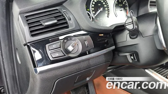 BMW X4 2017 thumb 7
