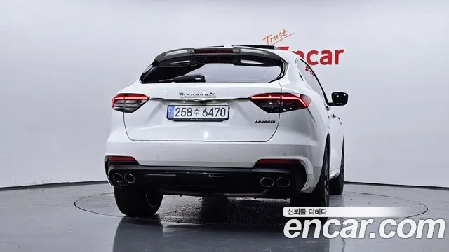 Maserati Levante 2022 thumb 10