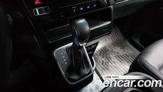 Hyundai Staria 2022 thumb 3