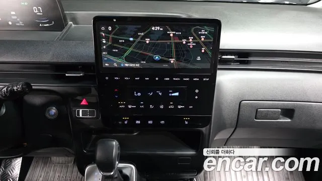 Hyundai Staria 2022 thumb 10