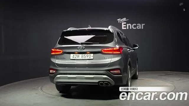 Hyundai Santa Fe 2019 thumb 9