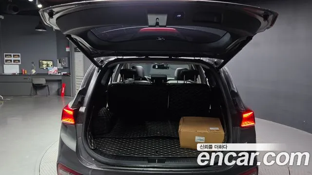 Hyundai Santa Fe 2019 thumb 2