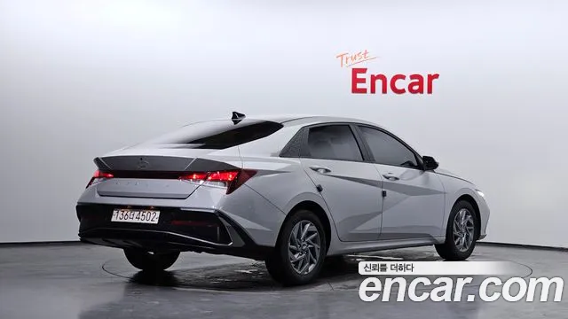 Hyundai Elantra 2024 thumb 3