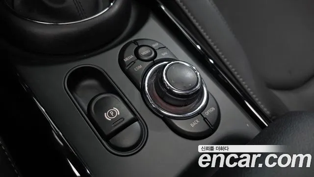 Mini Cooper Clubman 2021 thumb 8