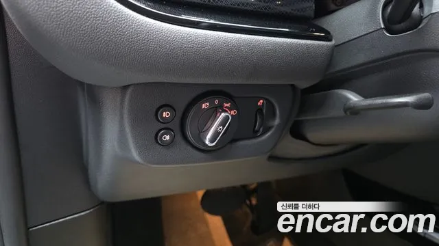 Mini Cooper Clubman 2021 thumb 11