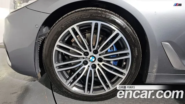 BMW 5 серии 2019 thumb 9