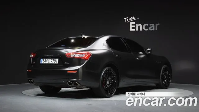 Maserati Ghibli 2017 thumb 7