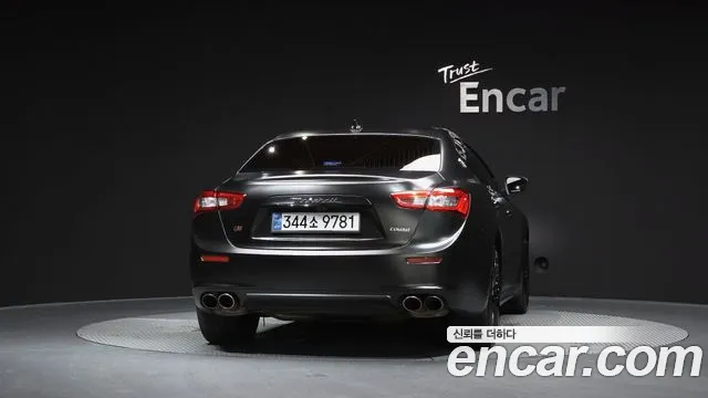Maserati Ghibli 2017 thumb 6
