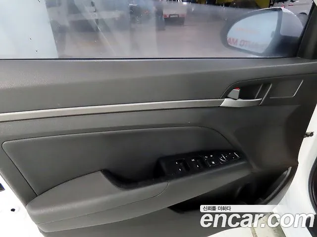 Hyundai Avante 2016 thumb 6