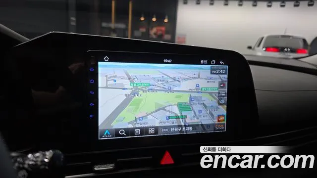 Hyundai Elantra 2022 thumb 3