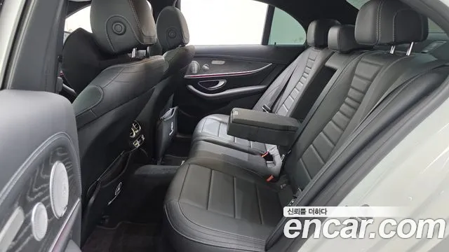 Mercedes-Benz E-Class 2021 thumb 6