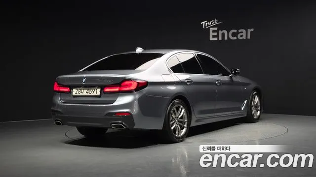 BMW 5 серии 2017 thumb 10