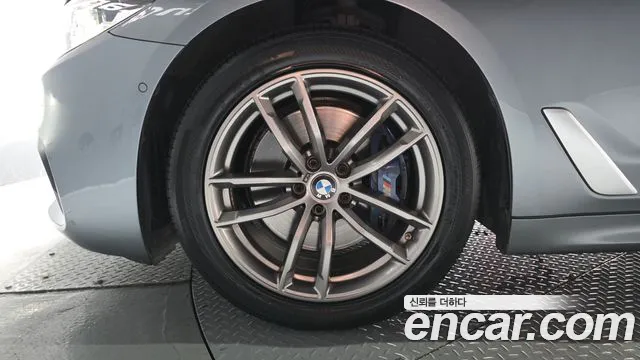 BMW 5 серии 2017 thumb 8