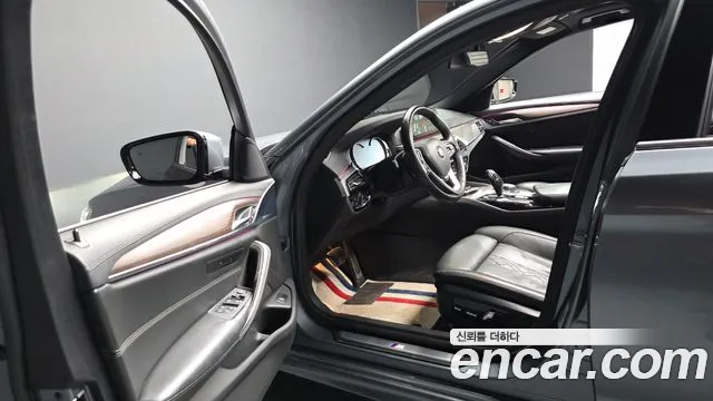 BMW 5 серии 2017 thumb 12