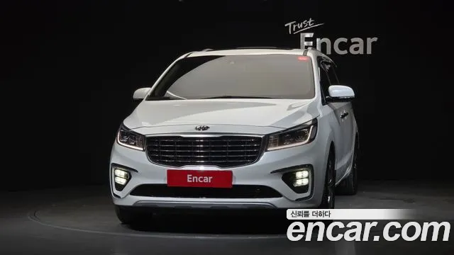 Kia Carnival 2019 thumb 2