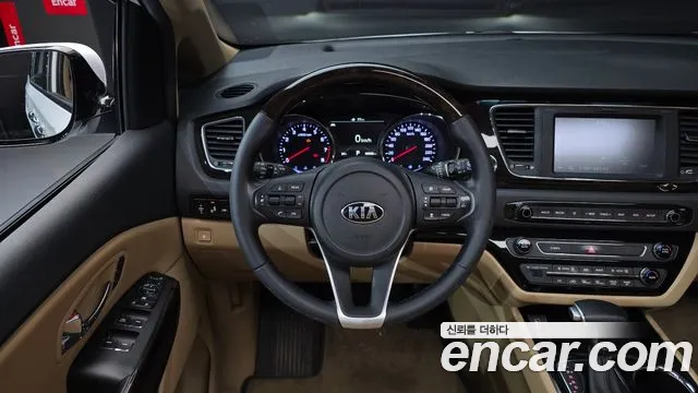 Kia Carnival 2019 thumb 10