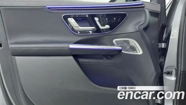 Mercedes-Benz EQE SUV 2025 thumb 10