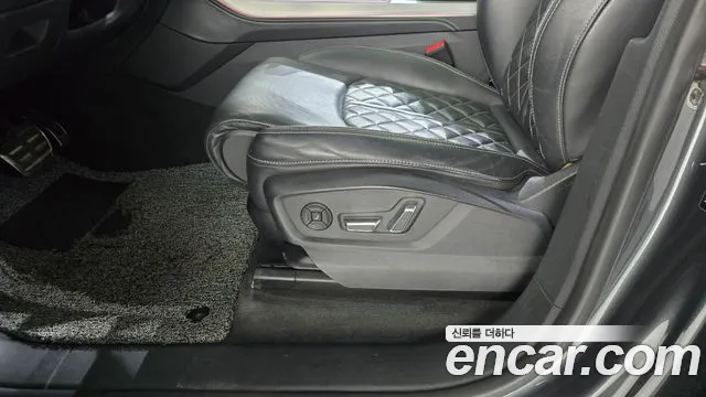 Audi Q8 2021 thumb 6