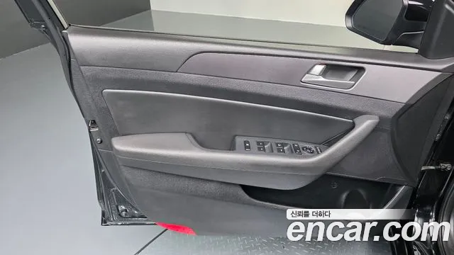 Hyundai LF 2016 thumb 11