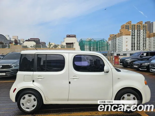 Nissan Cube 2013 thumb 3
