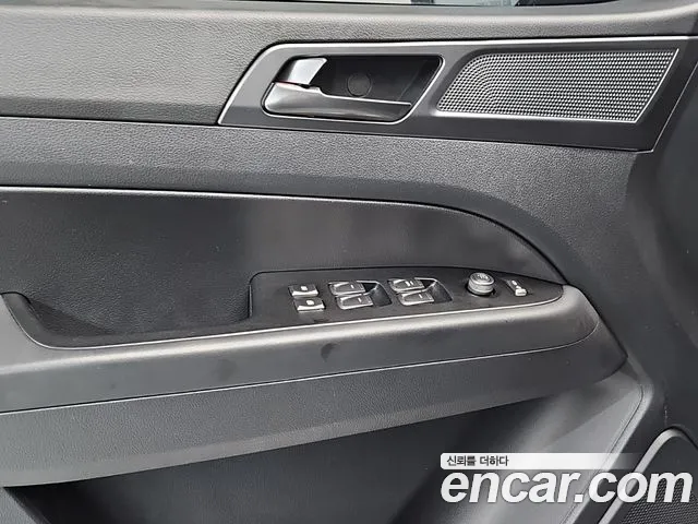 KGM Rexton 2022 thumb 8