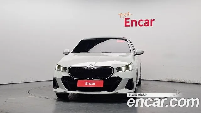 BMW 5 серии 2025 thumb 7