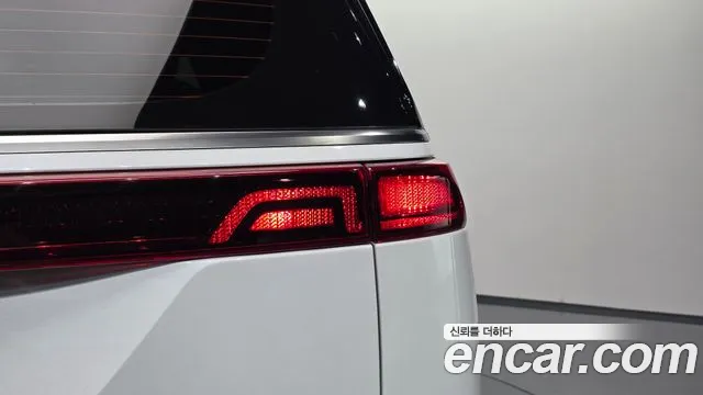 Kia Carnival 2023 thumb 4