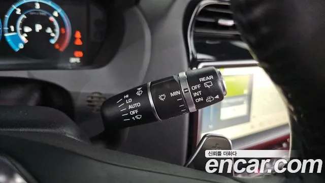 Jaguar F-Pace 2018 thumb 2