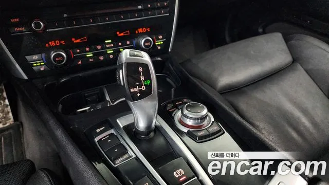 BMW 5 серии Gran Turismo 2011 thumb 9