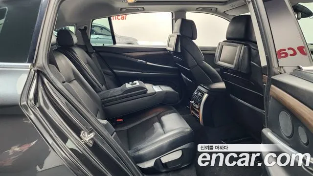 BMW 5 серии Gran Turismo 2011 thumb 10