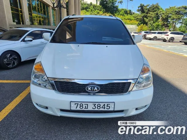 Kia Canival 2012 thumb 12