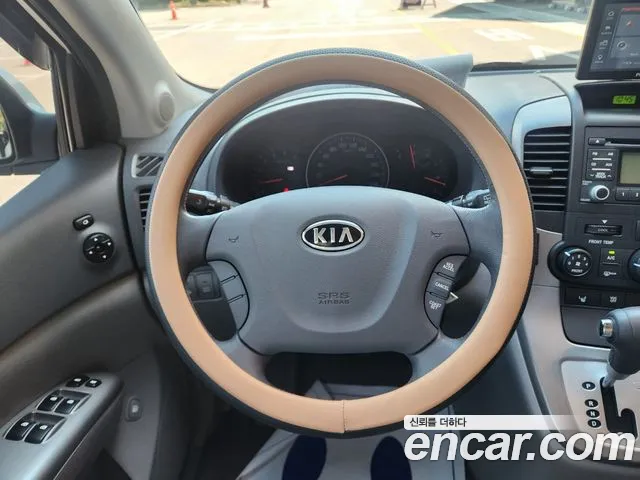 Kia Canival 2012 thumb 8