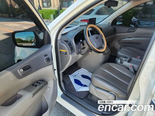 Kia Canival 2012 thumb 5