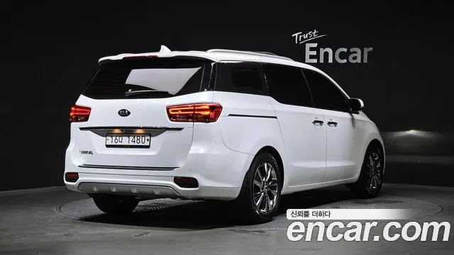 Kia Carnival 2018 thumb 8