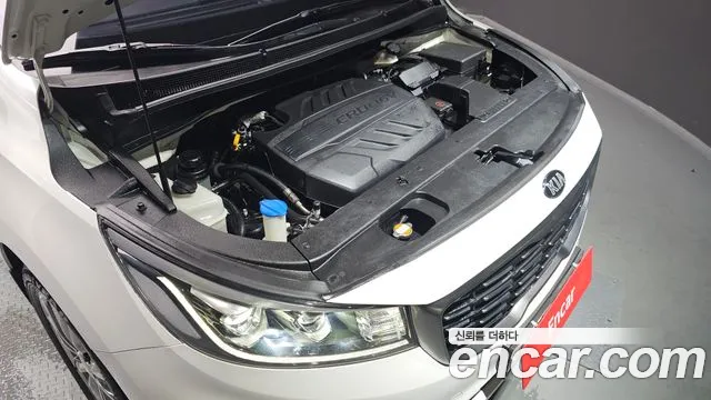 Kia Carnival 2018 thumb 2