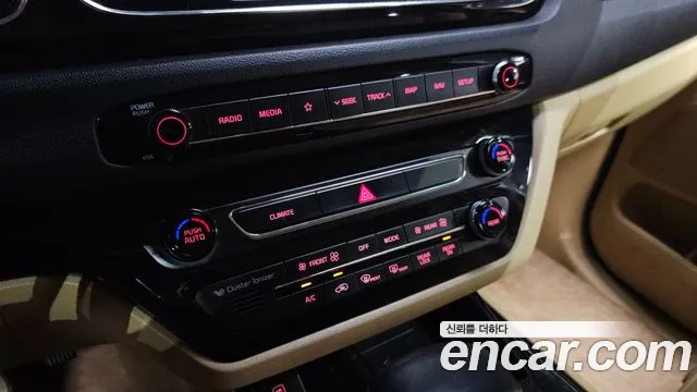 Kia Carnival 2018 thumb 11