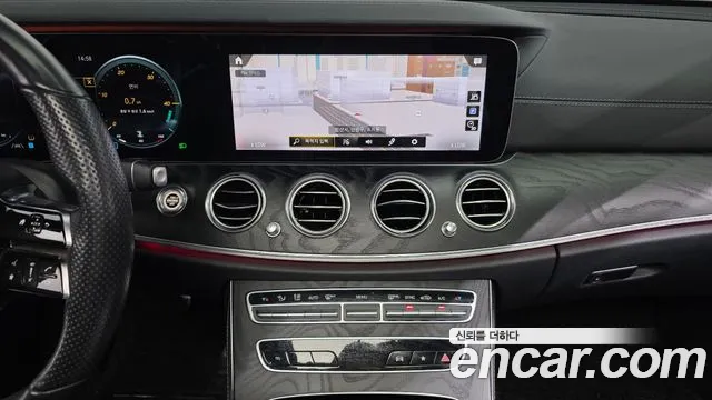 Mercedes-Benz E-Class 2020 thumb 8